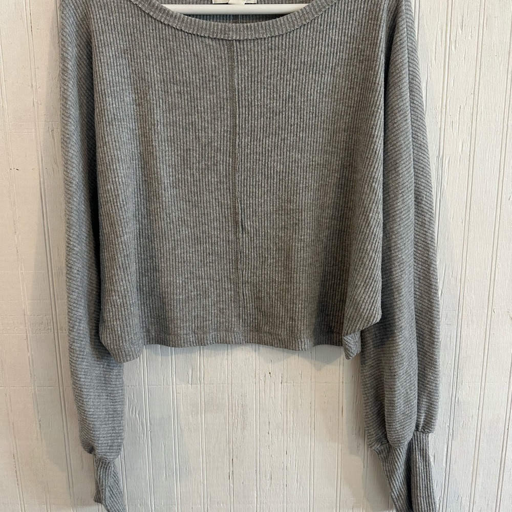 Treasure & Bond Ribbed Gray Crew Neck Sweater
